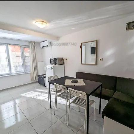 за възраждане Lägenhet *